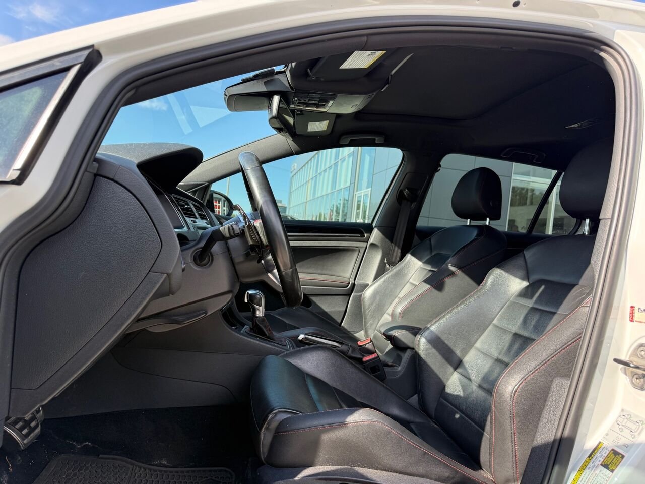 2016 Volkswagen Golf GTI White Châteauguay - photo #2