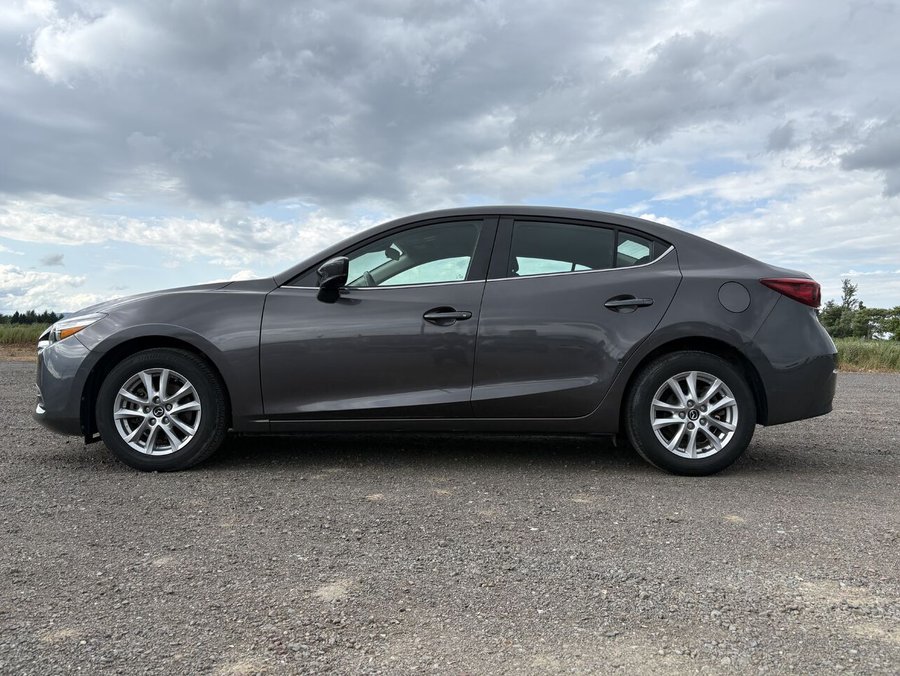 2018 MAZDA 3 GS 2018