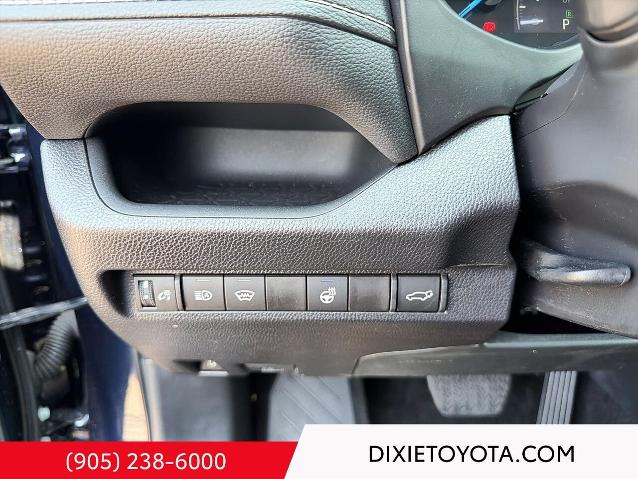 2025 Toyota RAV4 Hybrid XLE AWD / CLEAN CARFAX / HEATED SEATS / MOONROOF / ALLOY WHEELS / CARPLAY AND ANDROID AUTO Blue Mississauga - photo #12