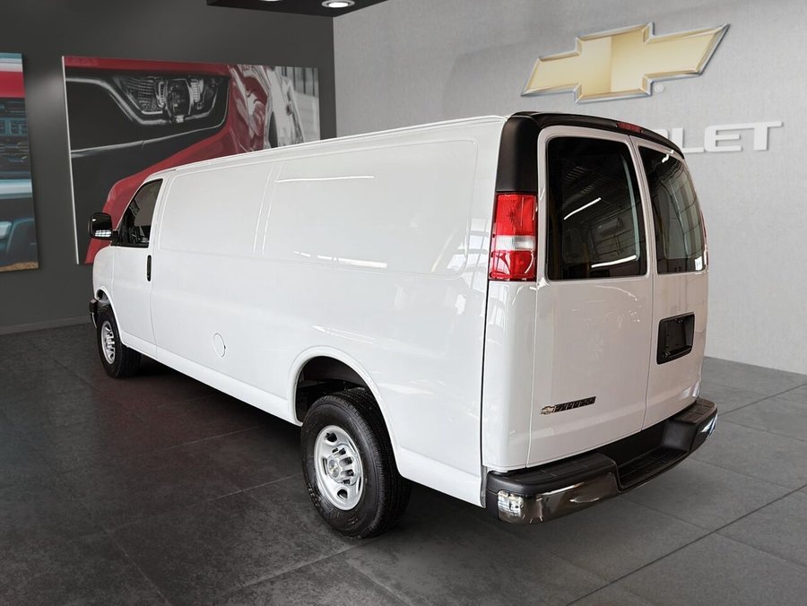 2024 Chevrolet Express Cargo Van 2024 Summit White