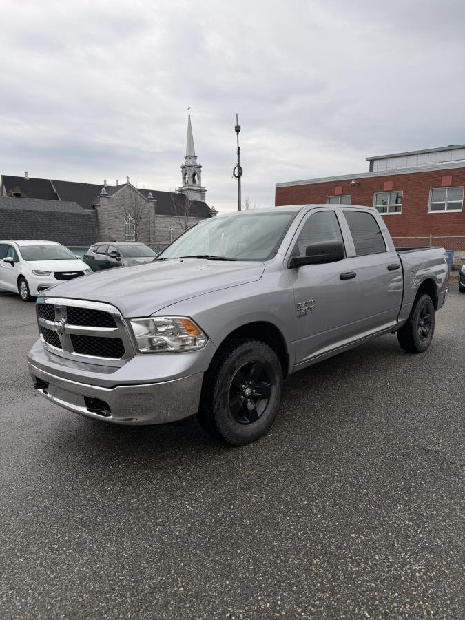 2022 RAM 1500 Classic Silver Lac Mégantic - photo #0