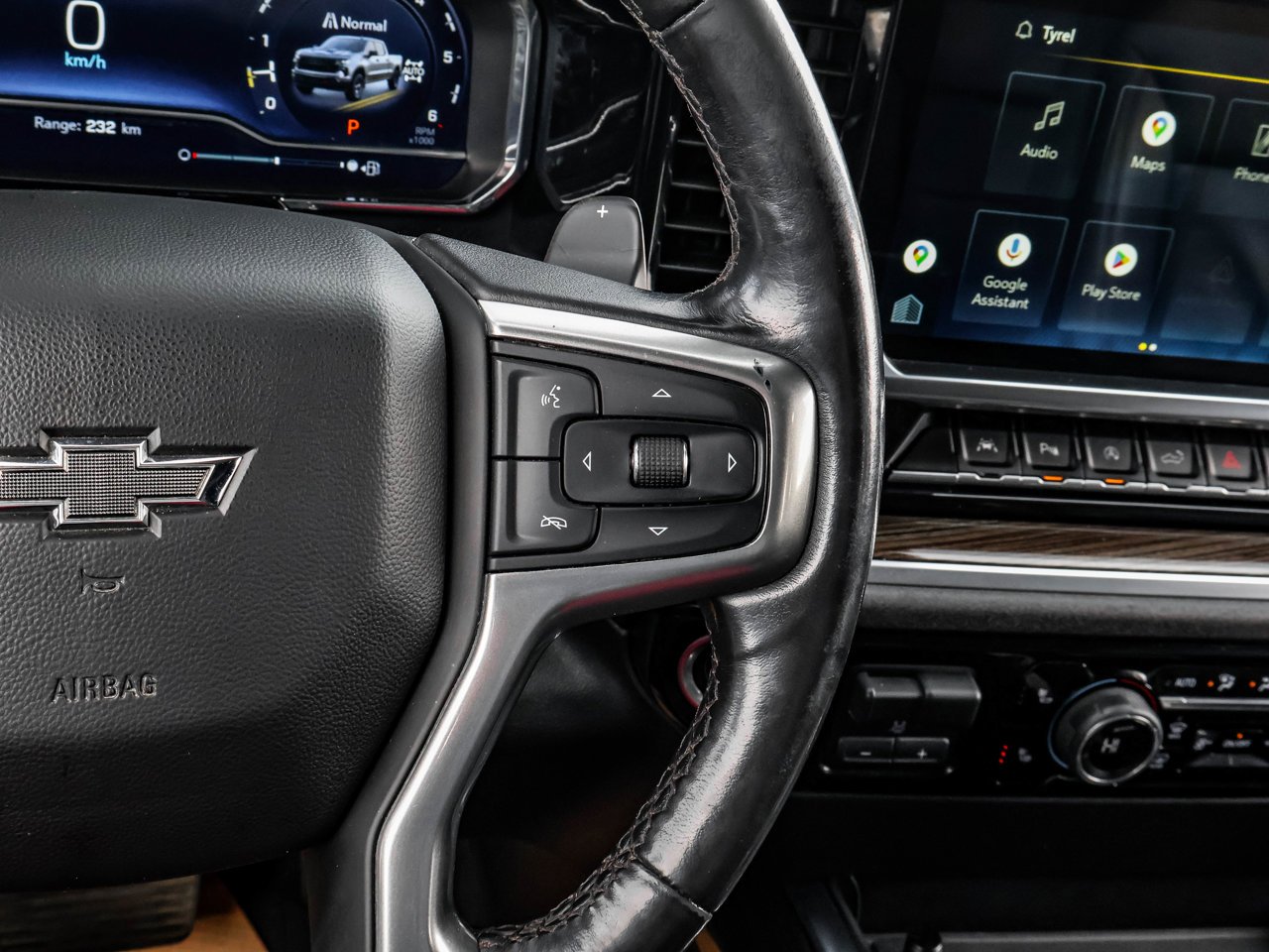 2022 Chevrolet Silverado 1500 4WD Crew Cab 147 LT Trail Boss White Sherwood Park - photo #24