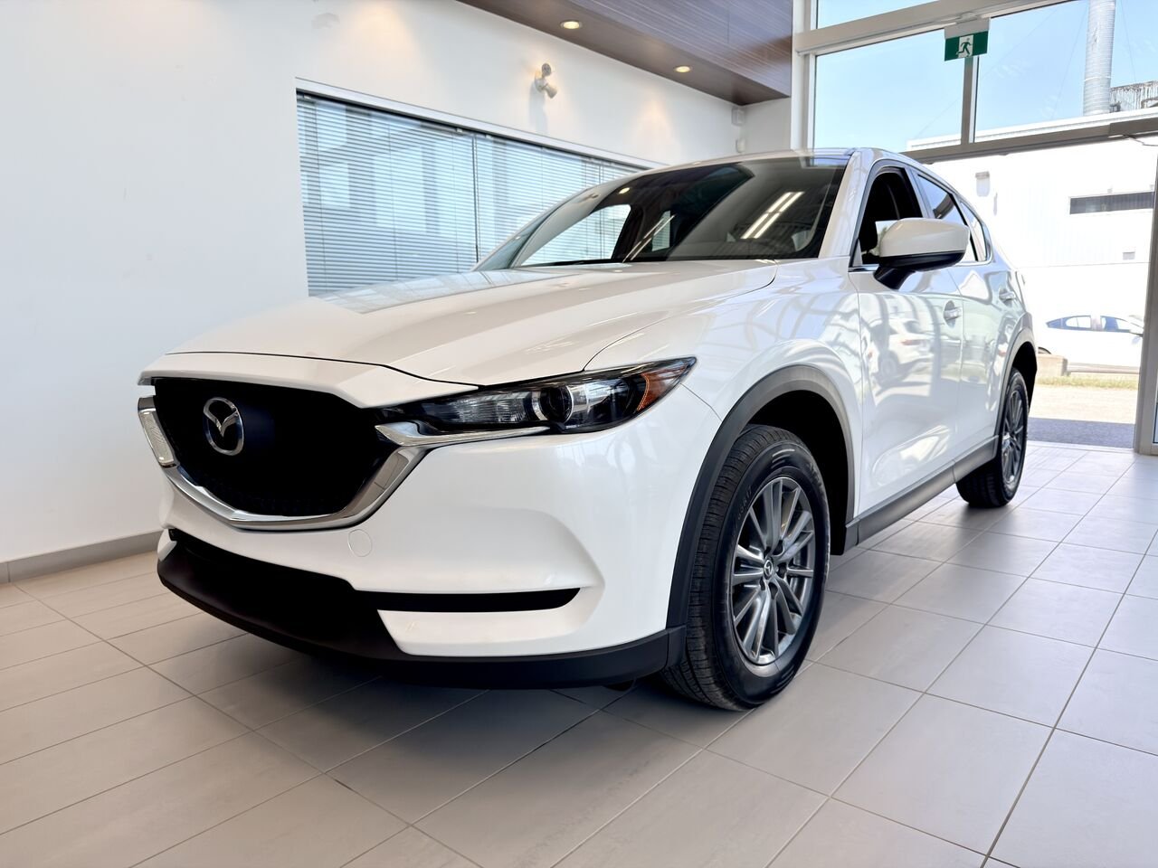 2017 Mazda CX-5 White Notre-Dame-des-Prairies - photo #3