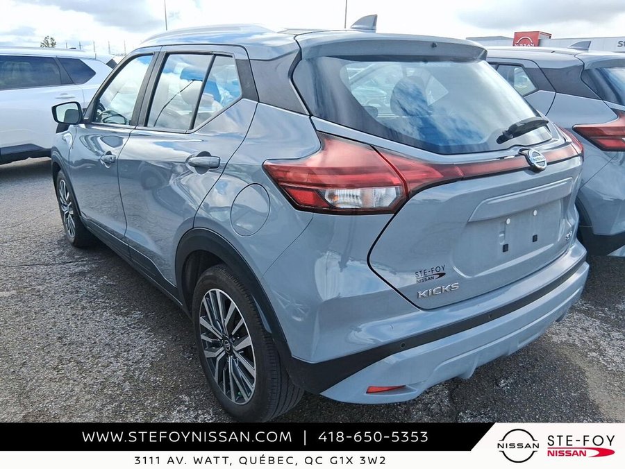 Nissan Kicks SV TA S6749 2024 Gris