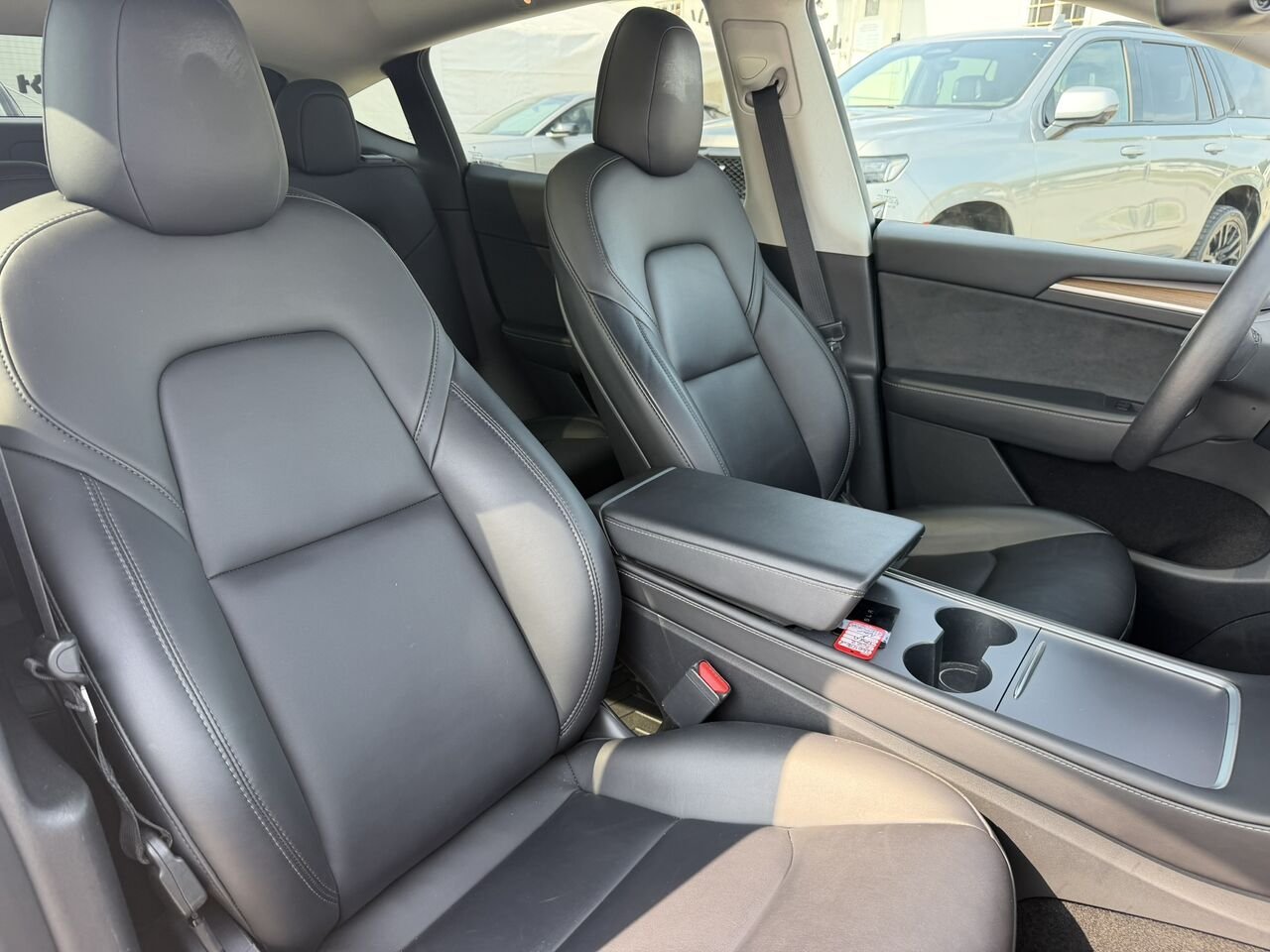 2022 Tesla Model Y LONG RANGE AWD Black Laval - photo #20