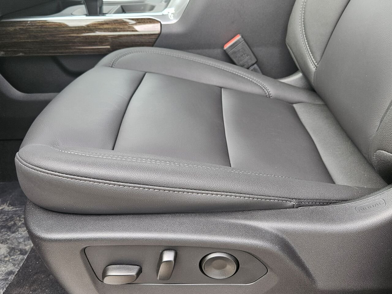 GMC Sierra 1500 Elevation cabine multiplace 4RM 157 po 2026 NOIR ONYX Thetford Mines - photo #10