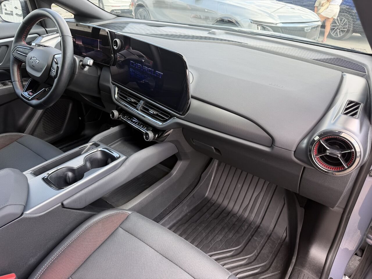 2024 Chevrolet Equinox EV 2RS Grey Laval - photo #21