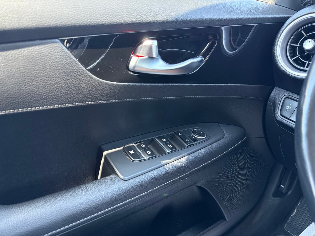 Kia Forte 2022 Noir Gatineau - photo #10