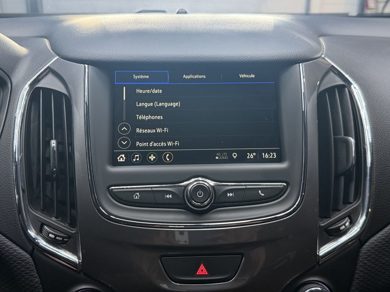 2019 Chevrolet Cruze Red Blainville - photo #24