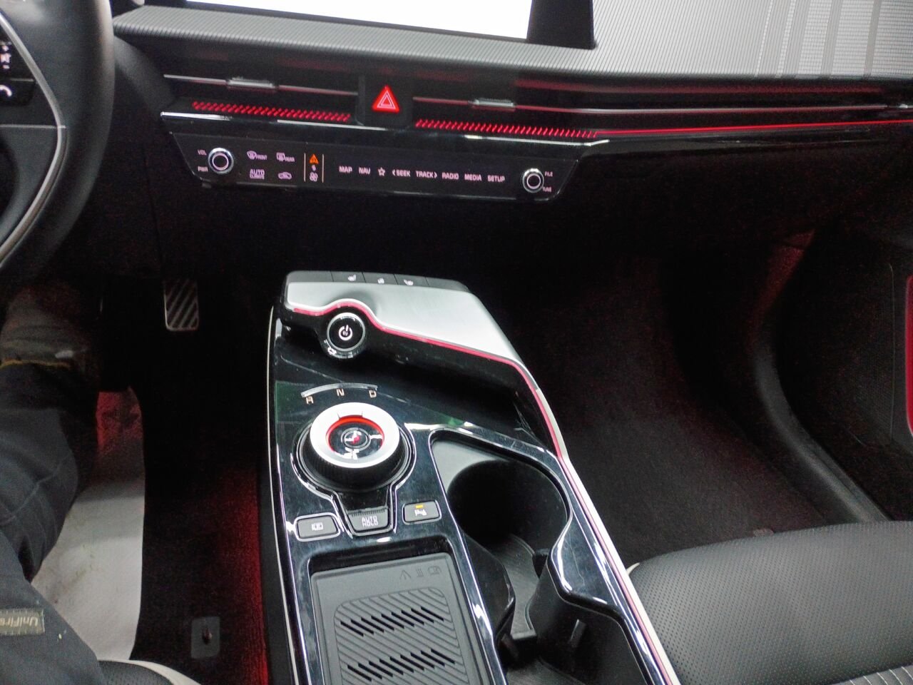 Kia EV6 2024 Rouge Blainville - photo #28