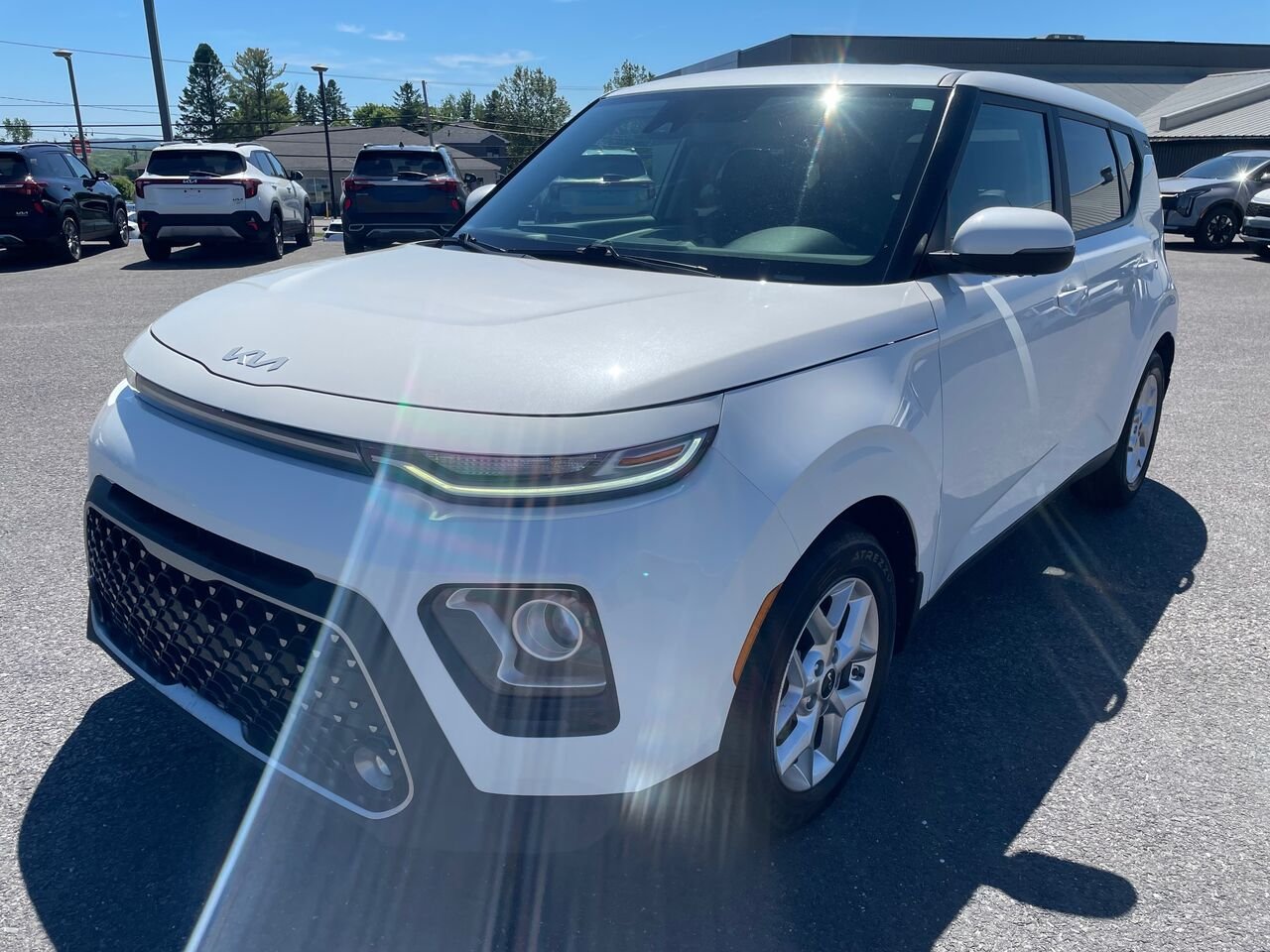 2022 Kia Soul White Lac Mégantic - photo #2