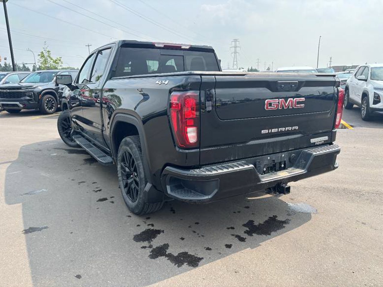 2024 GMC Sierra 1500 4WD Crew Cab 147 Elevation Black Sherwood Park - photo #3
