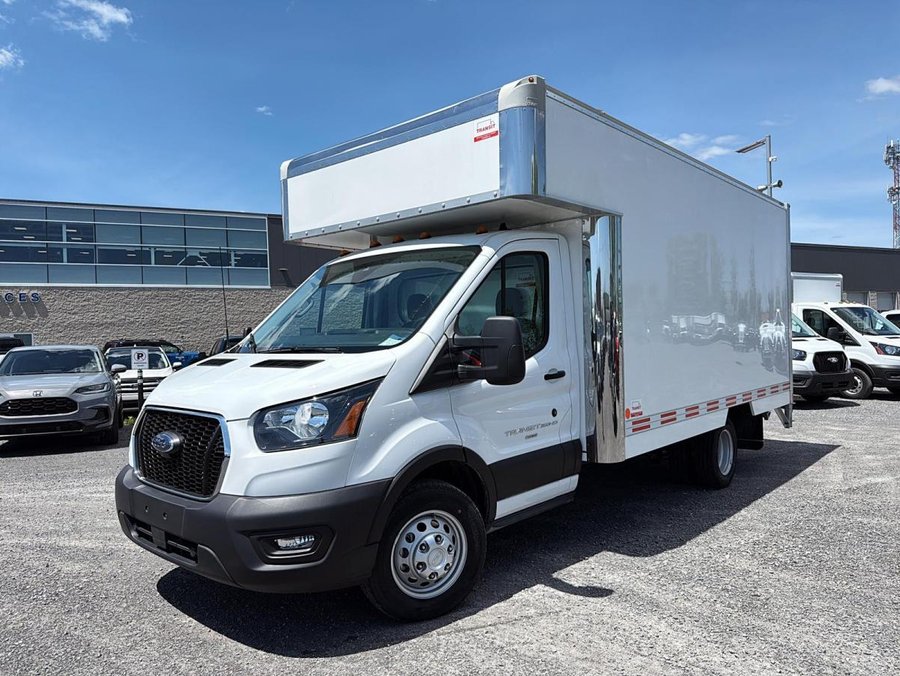 2025 Ford Transit Cutaway 2025 Oxford White