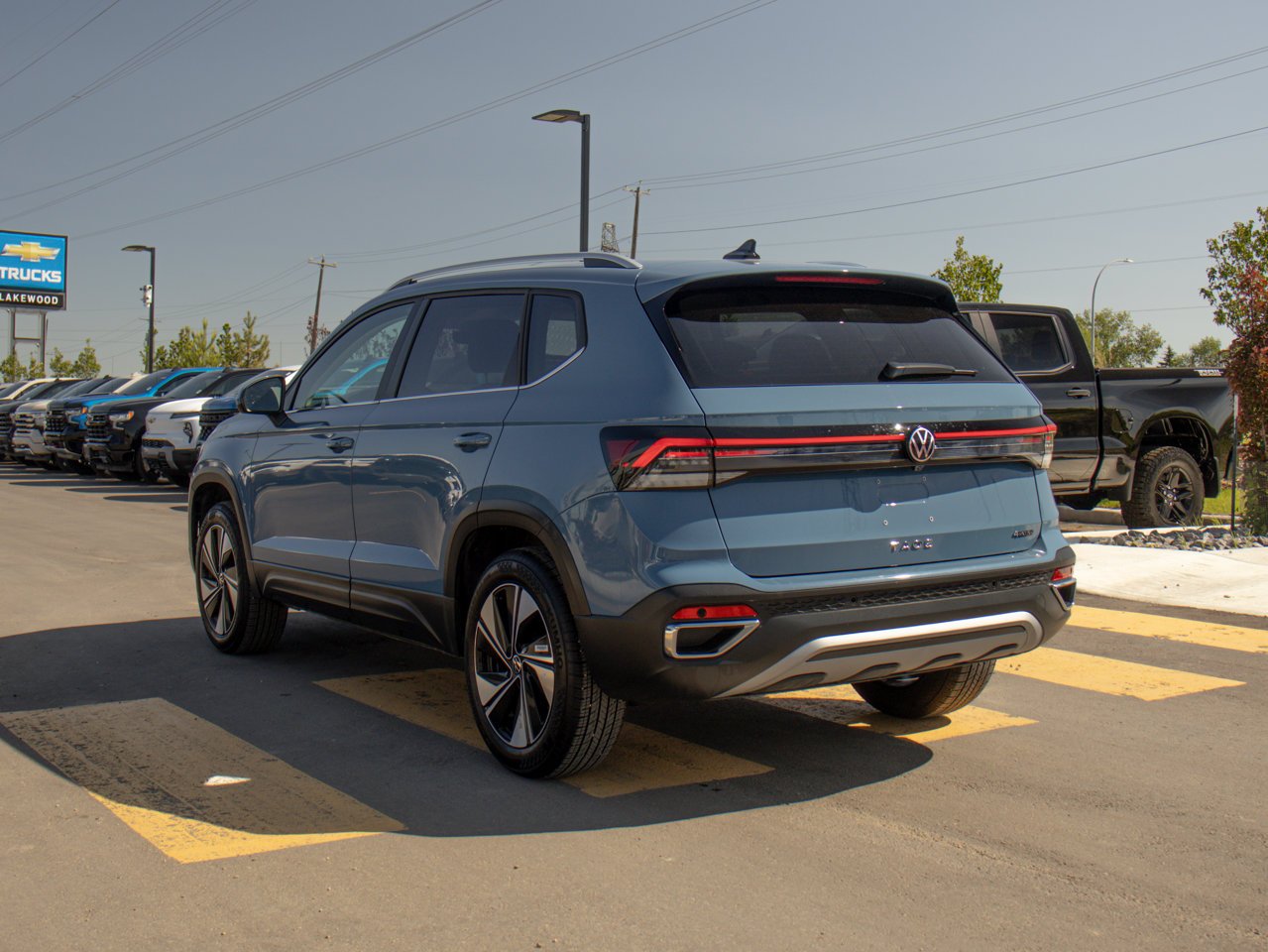 2026 Volkswagen Taos Comfortline 4MOTION Blue Sherwood Park - photo #7