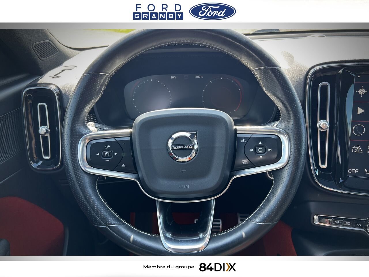 2021 Volvo XC40 Black Granby - photo #15