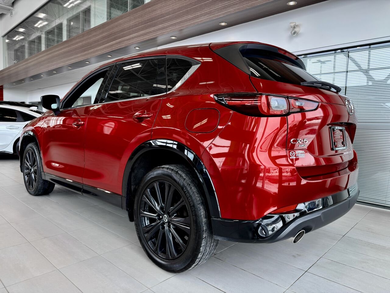2022 Mazda CX-5 Red Notre-Dame-des-Prairies - photo #8