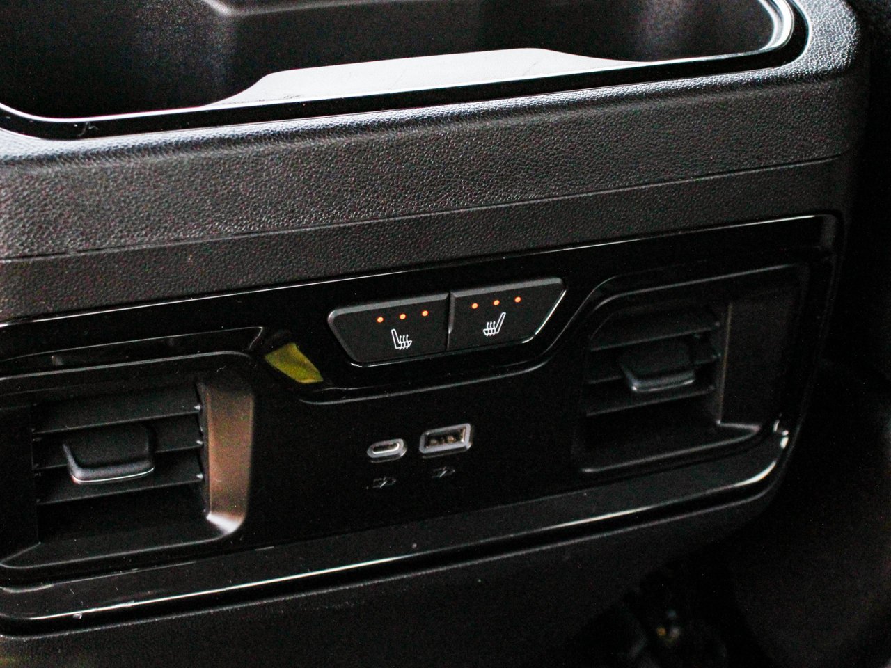 2022 GMC Sierra 1500 4WD Crew Cab 147 AT4 White Sherwood Park - photo #33