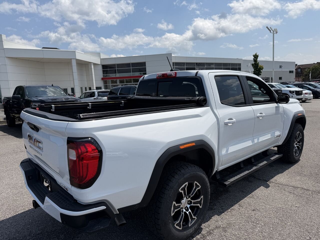 2024 GMC CANYON AT4 AT4 cabine multiplace 4RM White Gatineau - photo #15