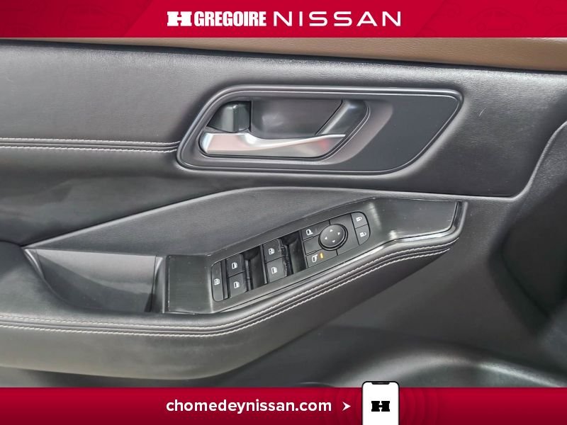 Nissan Rogue 2022 Rouge Laval - photo #13