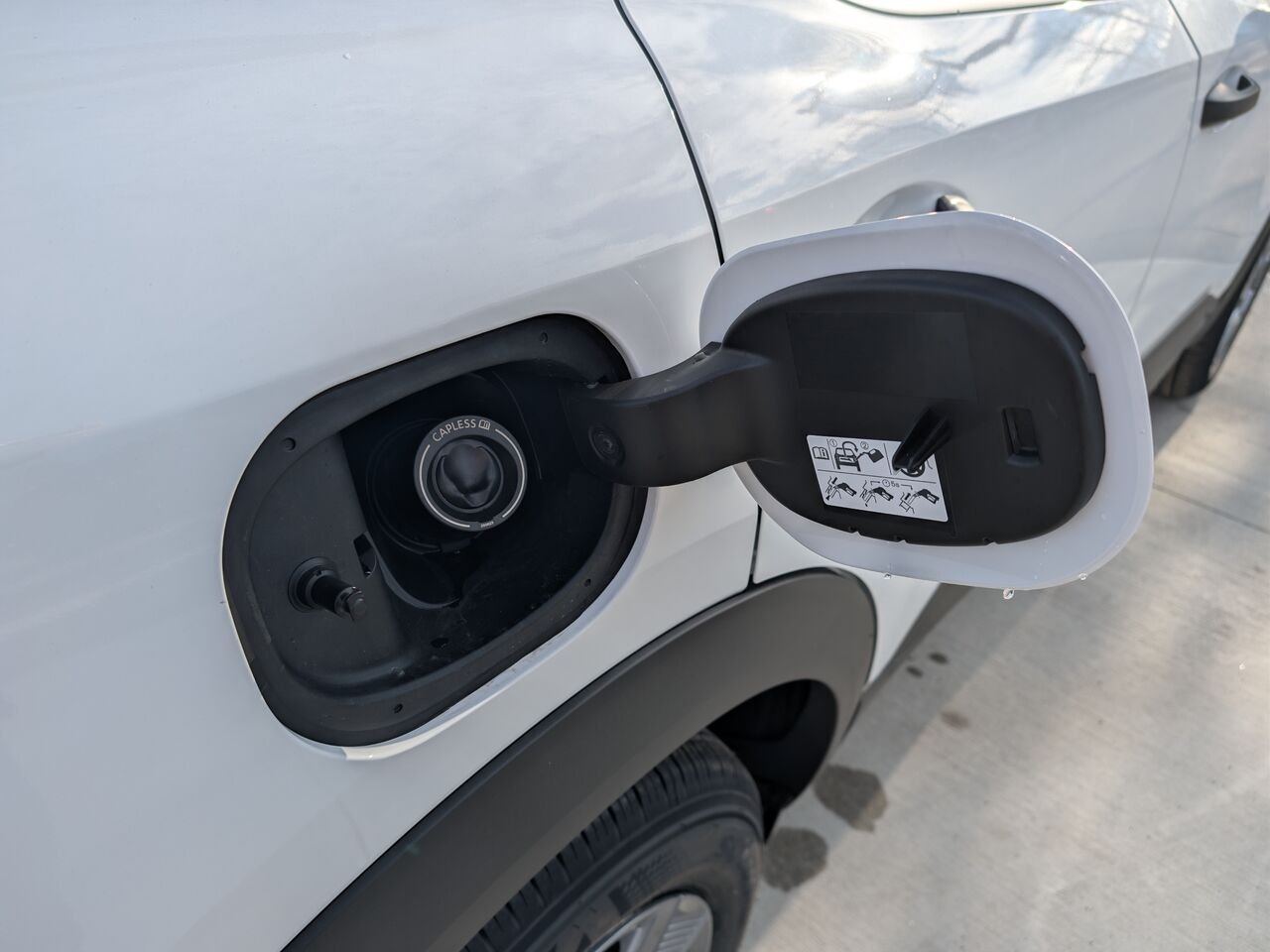NISSAN Kicks KICKS S 2026 Bleu foncé nacré Châteauguay - photo #6