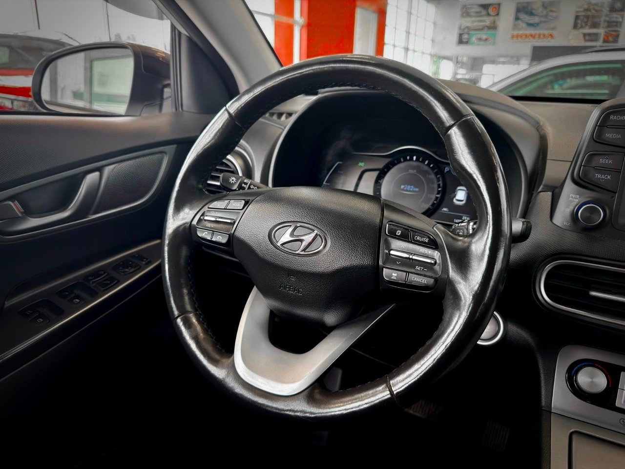 Hyundai Kona électrique 2021 Blanc Notre-Dame-des-Prairies - photo #19
