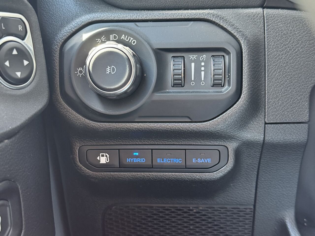 2022 Jeep Wrangler 4xe RUBICON Silver Granby - photo #24