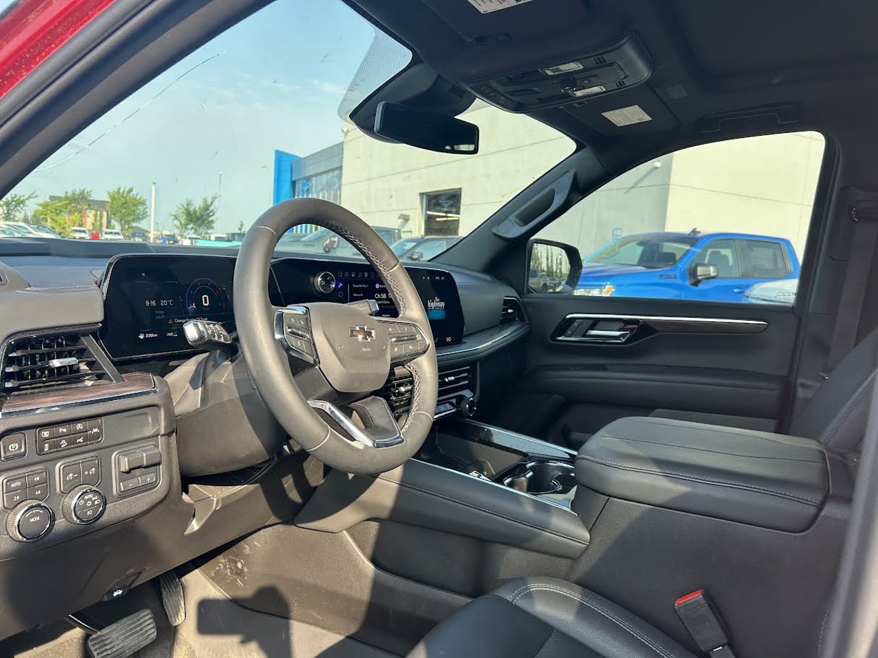 2025 Chevrolet Suburban 4WD 4dr Z71 Red Sherwood Park - photo #5