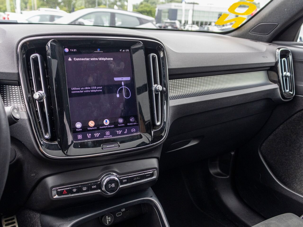 2022 Volvo Recharge XC40 tout électrique P8 Plus TIe Black Châteauguay - photo #13