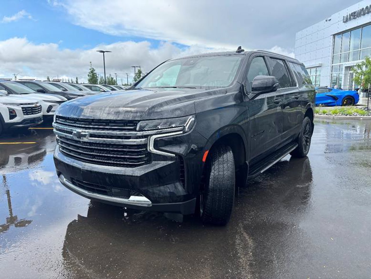 2023 Chevrolet Suburban 4WD 4dr LT Black Sherwood Park - photo #2