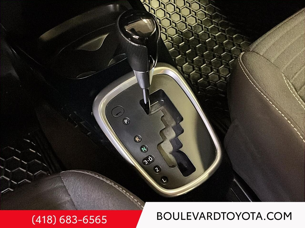 Toyota Yaris Hatchback 99885A-119 | SE 2019 Rouge Québec - photo #14