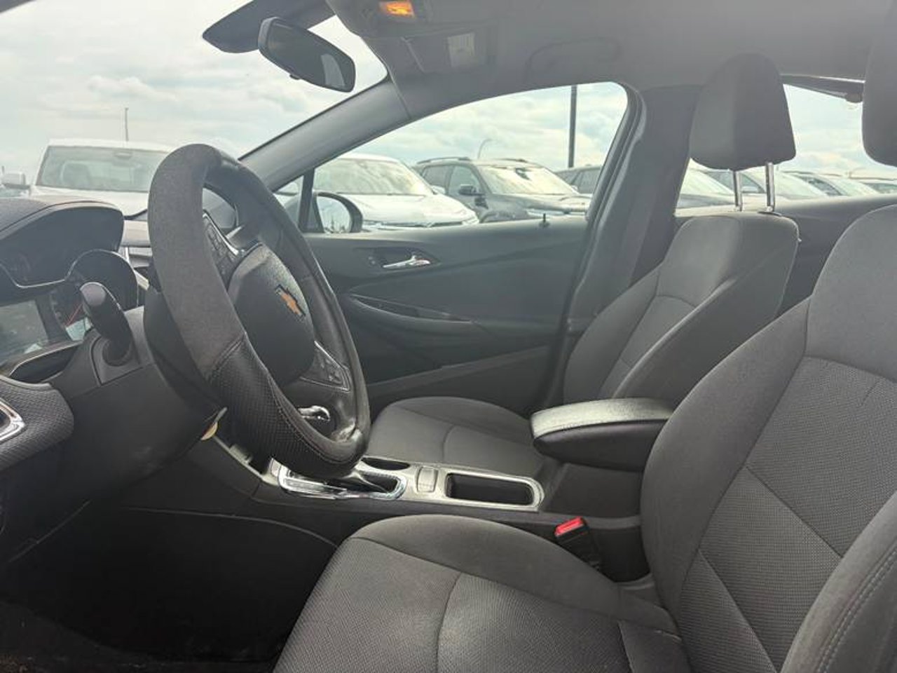 2019 Chevrolet Cruze 4dr Sdn LT Grey Sherwood Park - photo #5
