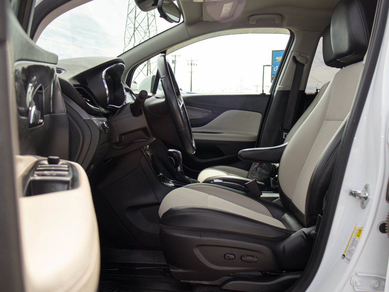 2020 Buick Encore AWD 4dr Preferred White Sherwood Park - photo #17