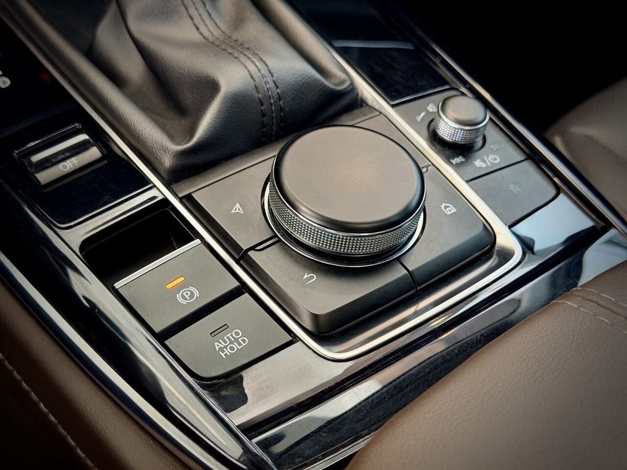 2023 Mazda CX-30 Silver Notre-Dame-des-Prairies - photo #33