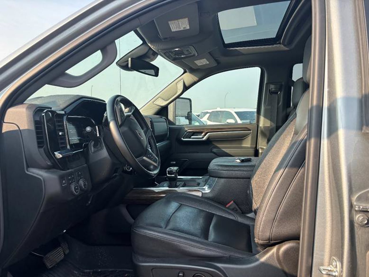 2024 Chevrolet Silverado 1500 4WD Crew Cab 147 RST Grey Sherwood Park - photo #5
