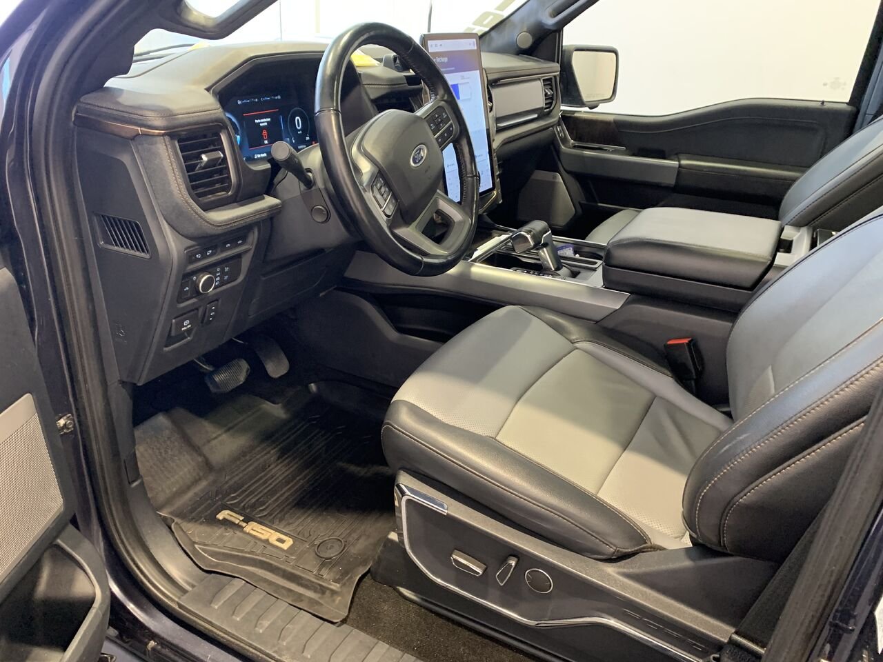 Ford F-150 Lightning LARIAT 2022 Gris Saint-Eustache - photo #29
