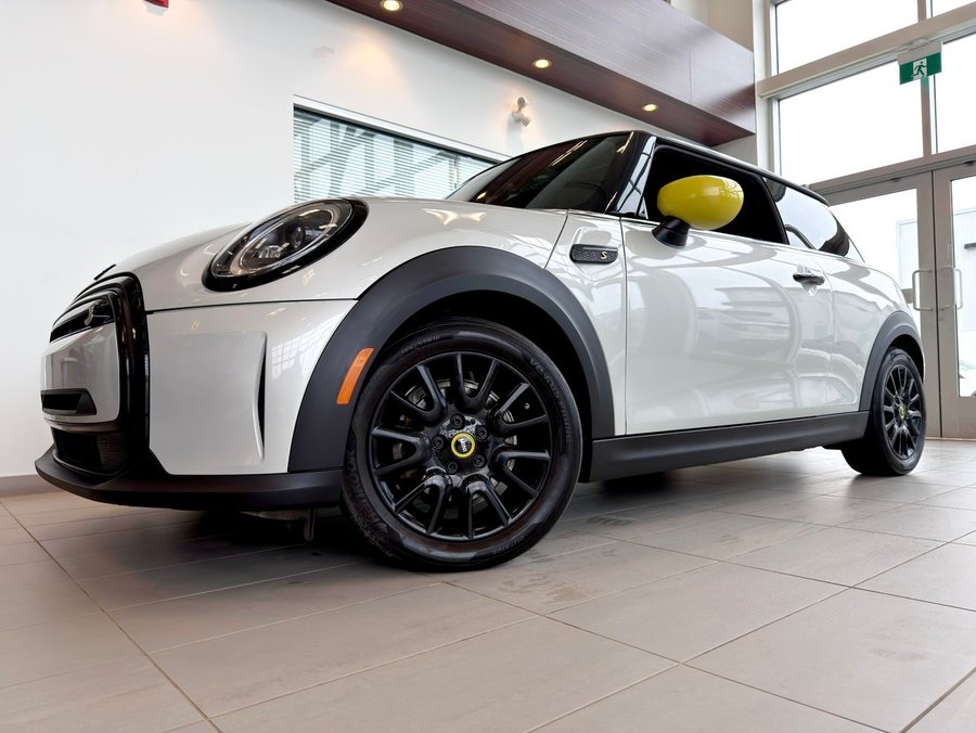2023 MINI 3 Door 2023 gray