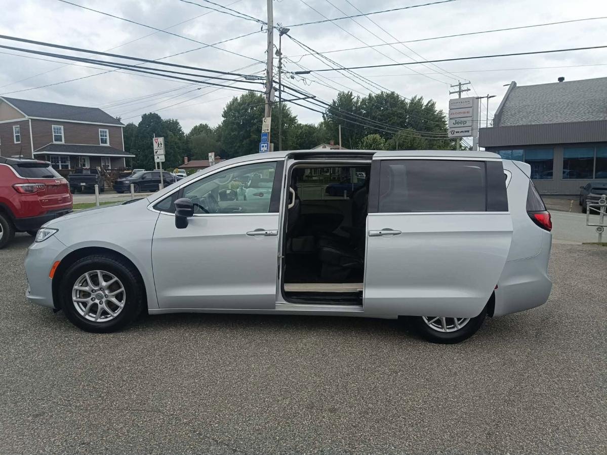 Chrysler Pacifica 2024 Gris Lac Mégantic - photo #4