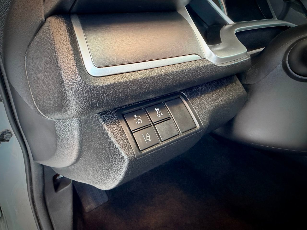 Honda Civic Sedan 2018 Blanc Notre-Dame-des-Prairies - photo #22