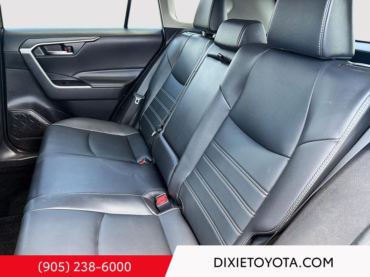 2024 Toyota RAV4 Hybrid XLE PREMIUM AWD / CLEAN CARFAX / HEATED SEATS / MOONROOF / ALLOY WHEELS / CARPLAY AND ANDROID AUTO Midnight Black Metallic Mississauga - photo #19