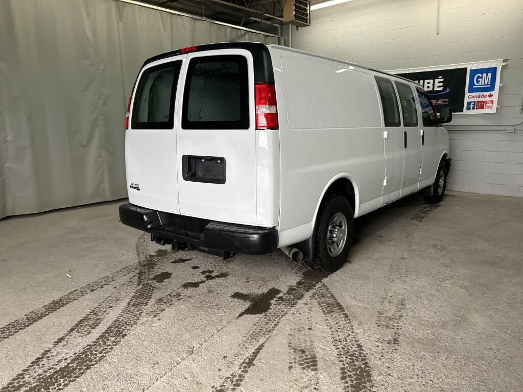 2018 CHEVROLET FOURGONNETTE UTILITAIRE LONGUE EXPRESS Traction arrière 2500 155 po White Rivière-du-Loup - photo #7