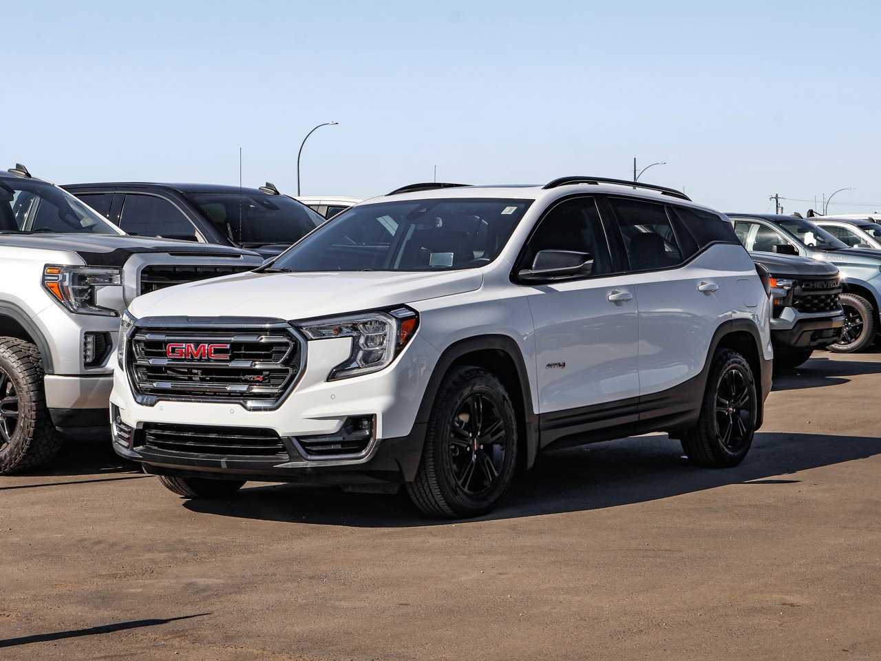 2022 GMC Terrain AWD 4dr AT4 White Sherwood Park - photo #3
