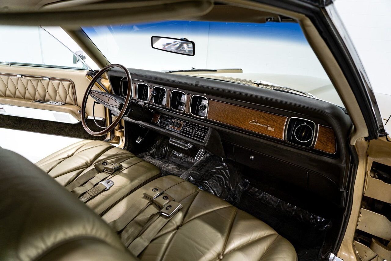 1969 Lincoln Continental Only 687 miles from new. Unrestored example **PRICE IN USD** Gold Montreal - photo #48