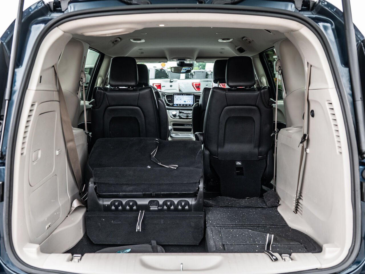 Chrysler Pacifica Hybrid 2023 Bleu Sainte-Julienne - photo #9