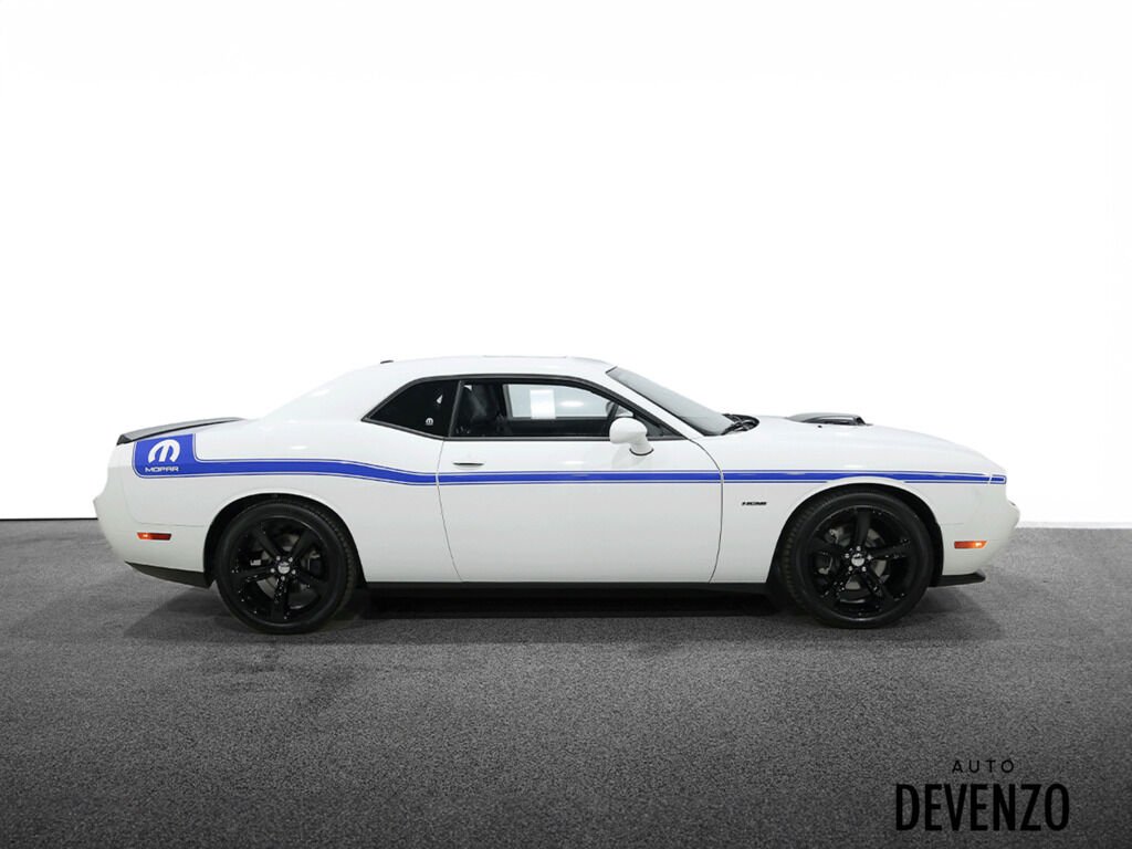 2014 Dodge Challenger White Saint-Eustache - photo #1