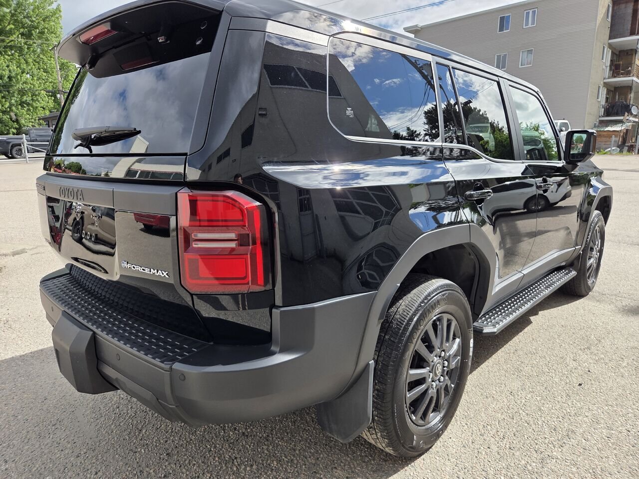 2025 Toyota LAND CRUISER Black Rouyn-Noranda - photo #4