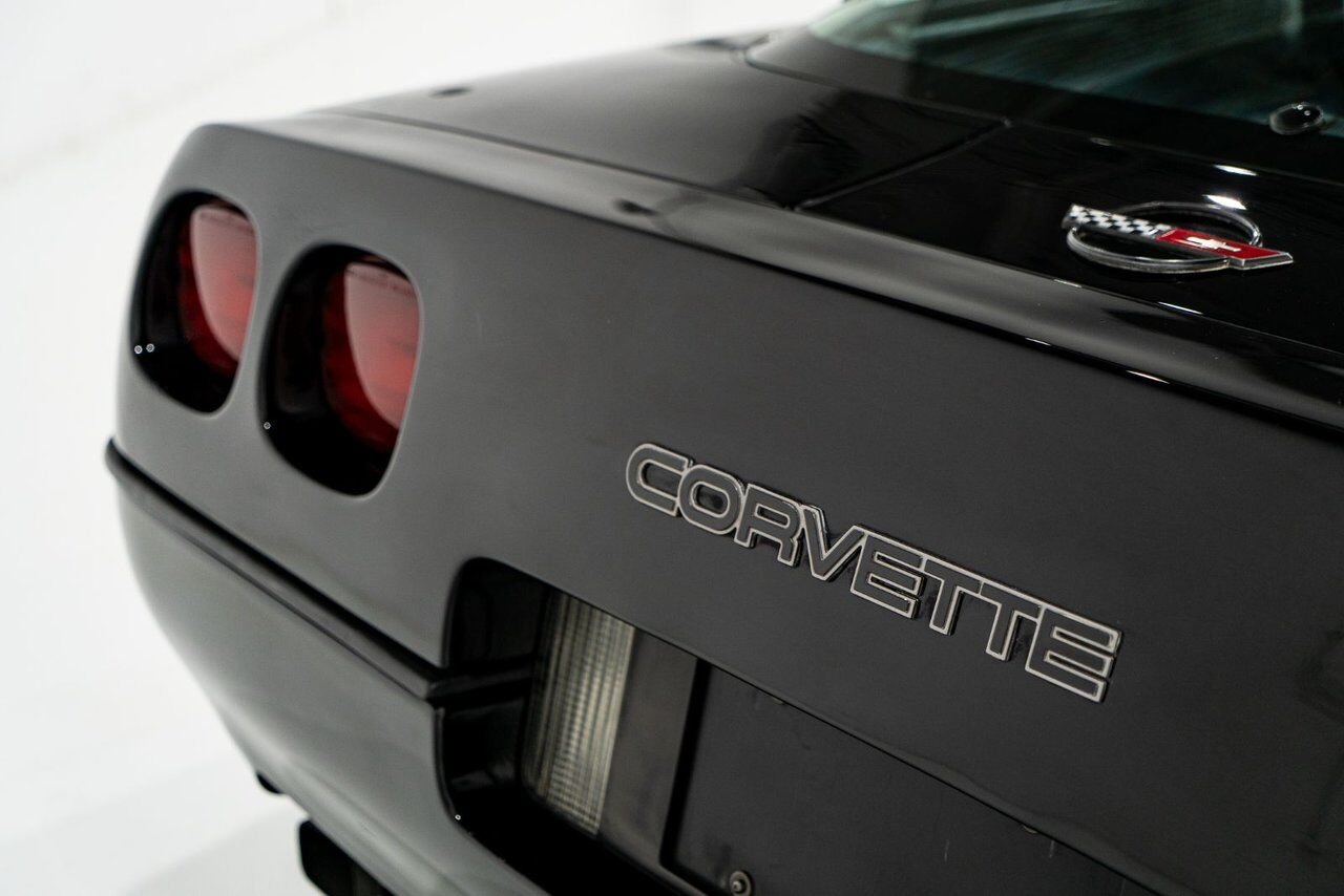 1990 Chevrolet Corvette ZR1 | PRIX EN USD Black Montreal - photo #39