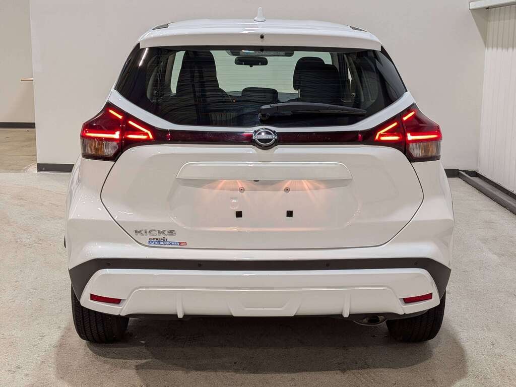 2024 Nissan Kicks S FWD White Val-David - photo #5