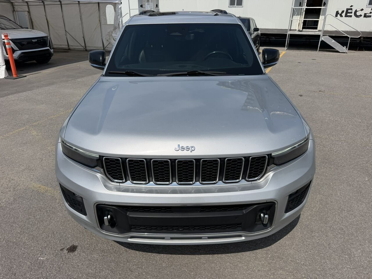 Jeep Grand Cherokee L Overland 4x4 HEMI 5.7L 2022 Argent Laval - photo #11