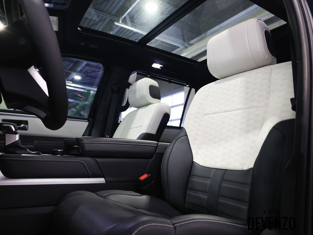 Toyota Sequoia 2025 Noir Saint-Eustache - photo #13