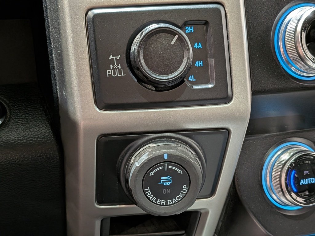 2020 Ford F-150 LARIAT 4WD SuperCrew 5.5' Box Black Val-David - photo #30